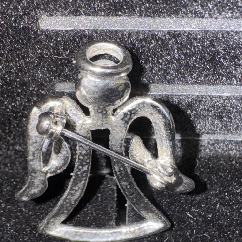 Guardian Angel Silver Tone Open Metal Wings‎ Faux Pearl Face w Halo Brooch Pin
